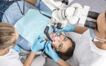 leczenie endodontyczne pod mikroskopem